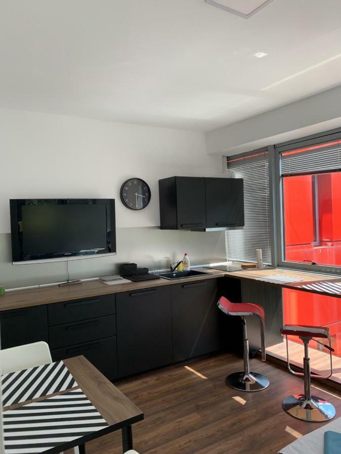 Lilia 3 Self-Check In Apartment With Hot Water Despite Prevention In The Neighborhood, Food And Drink Shop Open Until 10 Pm And Free Parking Area Next Ot 24 Hours Food And Drink Shop And Free Parking Area 索菲亞 外观 照片